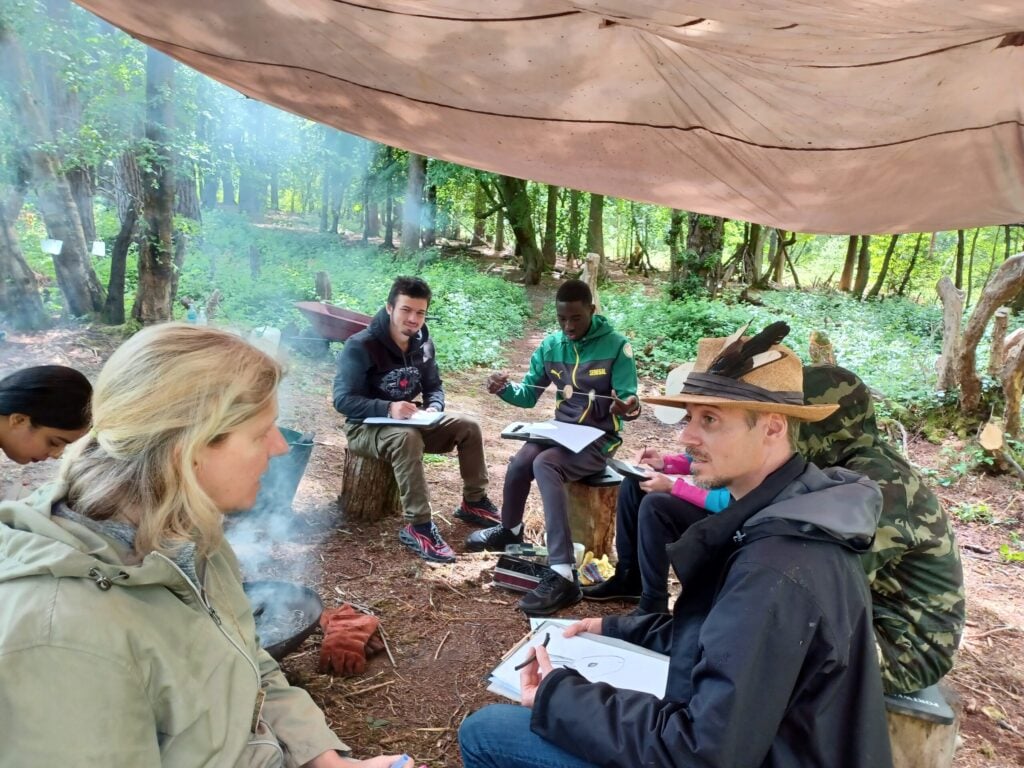 Forest School with Mark Newton & Gatwick Greenspace © Tamara Jewell