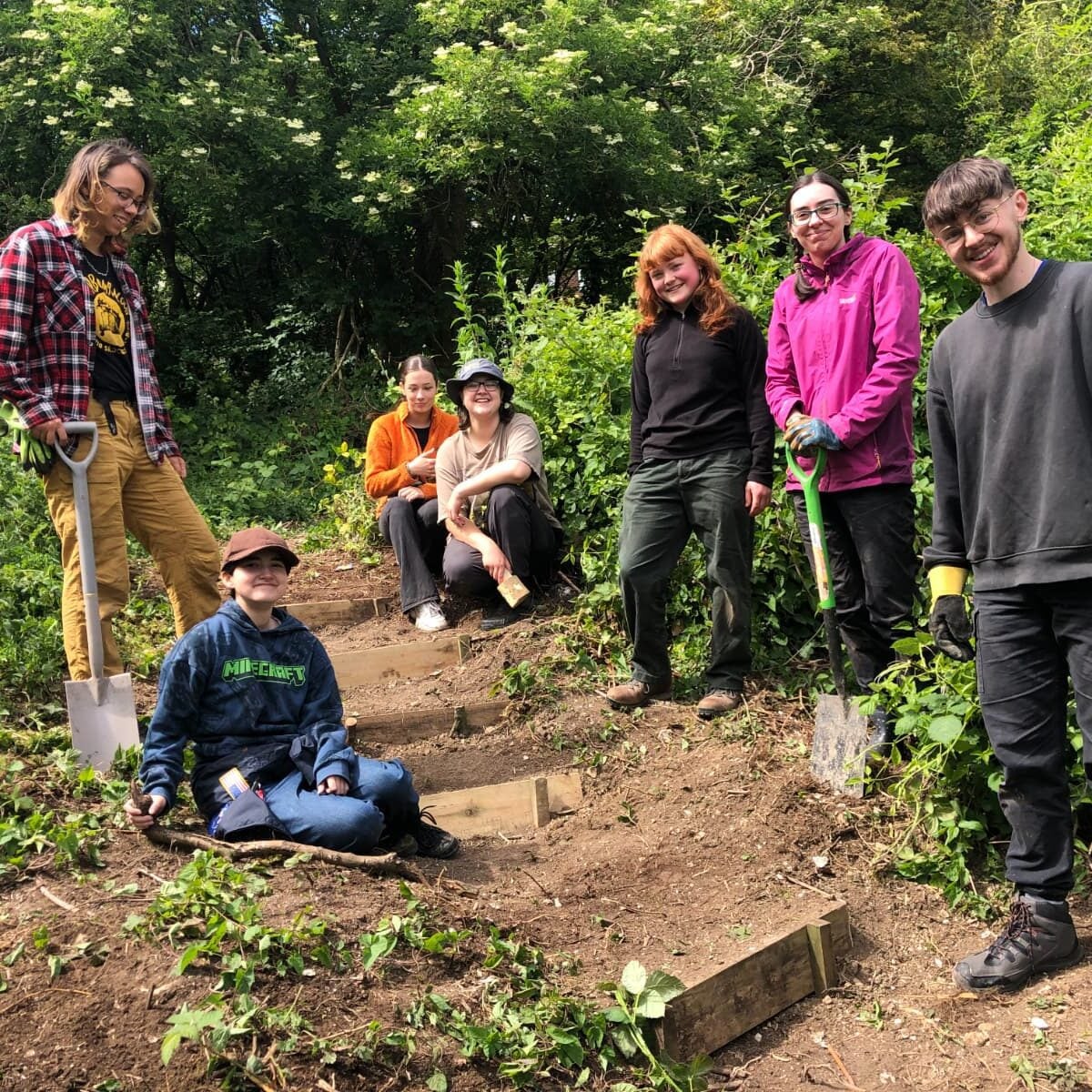 Youth Rangers planting wildflowers at The Deneway NR Archie Taplin